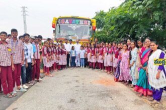 ఇస్రో సందర్శనకు ప్రభుత్వ పాఠశాల పాఠశాల