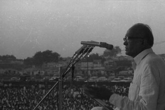 ఎమర్జెన్సీ సమయంలో ఇందిరాగాంధీ ఇందిరాగాంధీ తన జయప్రకాశ్ నారాయణ్ కు. 90 వేలు ఇచ్చారా?