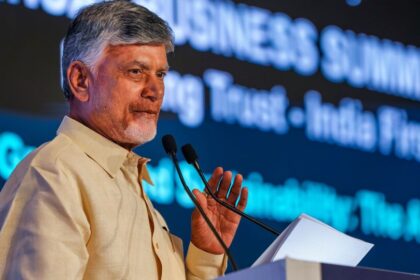 క్వాంటం వ్యాలీ వ్యాలీ వర్క్ వర్క్ షాప్ లో స్టార్టప్ కంపెనీల ఎగ్జిబిషన్ ను ప్రారంభించిన ముఖ్యమంత్రి ముఖ్యమంత్రి ముఖ్యమంత్రి