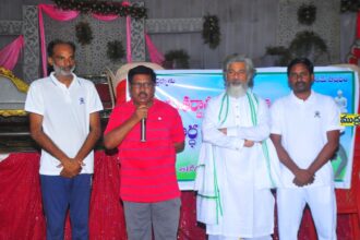జర్నలిస్టులు జీవితంలో యోగాను బాగంగా బాగంగా