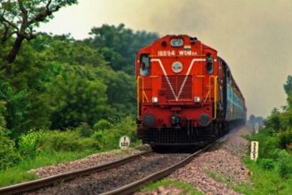 జులై 1 నుంచి రైలు ఛార్జీలు ఛార్జీలు పెరిగే పెరిగే ఛాన్స్ .. ఏ ఏ తరగతికి ఎంత ఎంత ఎంత పెంచుతారంటే?