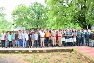ట్రాఫిక్ నియమాలపై విద్యార్థులకు అవగాహన అవగాహన