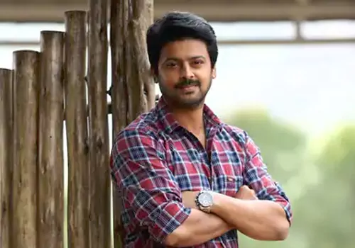 డ్రగ్స్ కేసులో హీరో శ్రీరామ్ శ్రీరామ్ అరెస్ట్ .. ఆ ఎర్రచీర ఎవరిది!