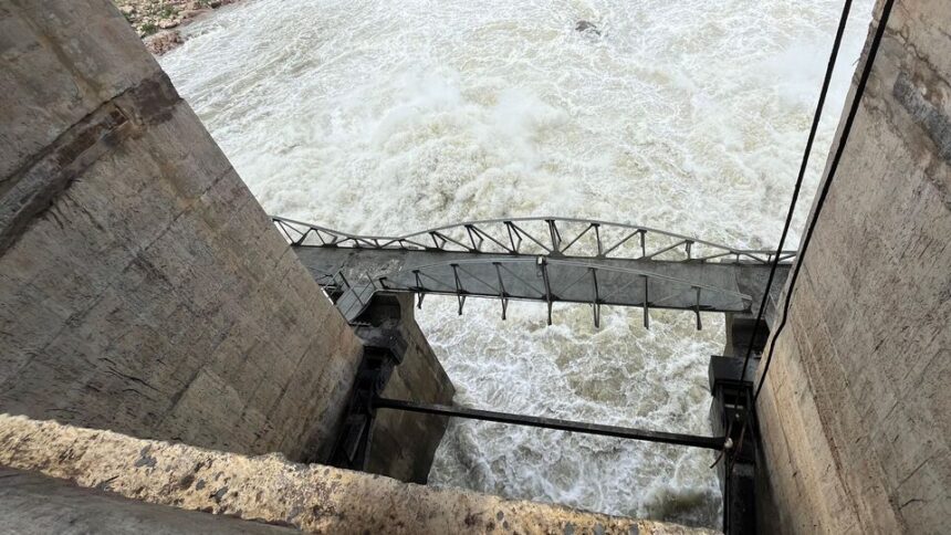 తెగిపోయిన జూరాల గేట్ల గేట్ల - రోప్లు - ప్రాజెక్ట్ నిర్వహణపై నిర్వహణపై ...! - జరాలా ప్రాజెక్ట్ గేట్లలో నిర్వహణ సమస్యలు, తెలంగాణ తెలంగాణ