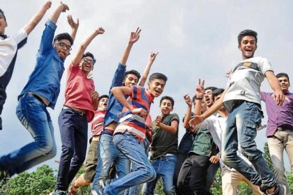 నీట్ యూజీ 2025 లో టాపర్స్ టాపర్స్ .. మహేశ్ మహేశ్ కు ఫస్ట్; ఫిమేల్ టాపర్