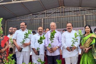 పదివేల పండ్ల మొక్కల పంపిణీ అభినందనీయం అభినందనీయం: ముమ్మారెడ్డి ప్రేమ కుమార్ కుమార్
