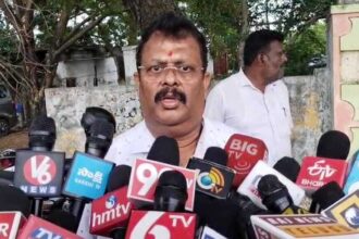 పెద్దపల్లి రవాణా శాఖ కార్యాలయంలో ఏసీబీ సోదాలు