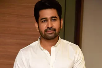పేరు ఉంది కదా అని అని రాజకీయాల్లోకి రాకూడదు .. విజయ్ గురించి తమిళ ప్రజలకి తెలిసేలా తెలిసేలా చేసావు