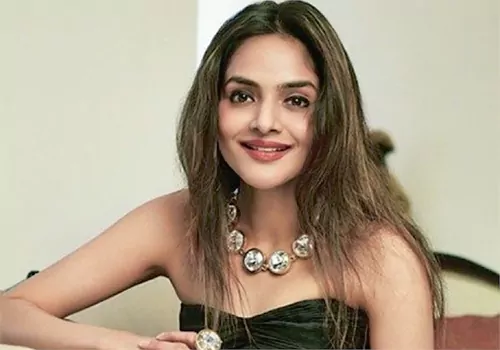 లిప్ కిస్ పెడితేనే పెడితేనే సీన్ పండుతుందని చెప్పి పెట్టించారు..ఎడిటింగ్ లో లో లో లో