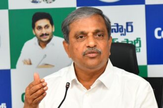 'వెన్నుపోటు దినం' విజయవంతం: కూటమి కూటమి ప్రజాగ్రహం పెల్లుబికింది పెల్లుబికింది -.