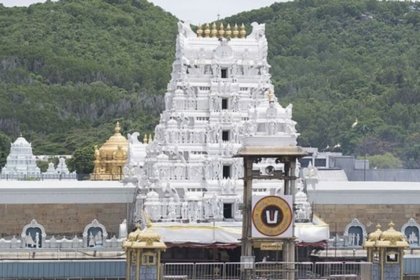శుక్రవారాల్లో రికార్డు స్థాయిలో తిరుమల శ్రీవారి దర్శనాలు