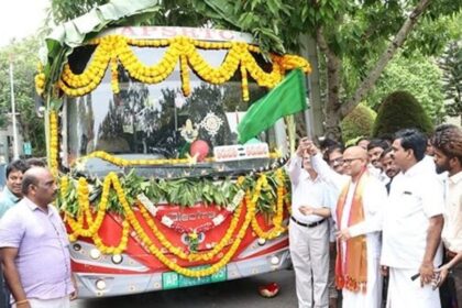 శ్రీవారి భక్తులకు భక్తులకు - తిరుమలలో తిరుమలలో ఆర్టీసీ బస్సుల్లోనూ ఫ్రీ ఫ్రీ జర్నీ జర్నీ జర్నీ, ఇవిగో- ఇవిగో- తిరుమాలాలో భక్తుల సౌలభ్యం కోసం APSRTC బస్సుల ఉచిత పర్యటనలు, ఆంధ్ర ప్రదేశ్ న్యూస్
