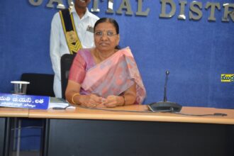 ప్రజావాణి దరఖాస్తులకు అధిక ప్రాధాన్యత ఇచ్చి పరిష్కరించాలి