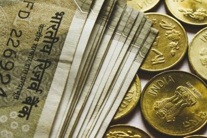 8 వ పే కమిషన్ కమిషన్ సిఫారసులతో ఉద్యోగులకు పెంపు ఎప్పుడు? 34 శాతం పెంపు నిజమేనా?