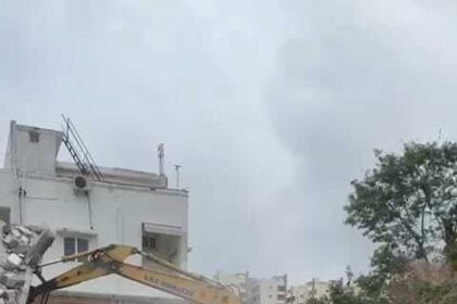 అక్ర‌మ నిర్మాణాల‌పై ఉక్కు ఉక్కు - ముద్రా న్యూస్