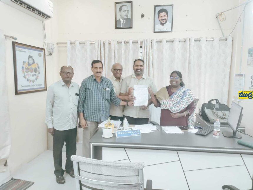 ఓపెన్ జిమ్స్ మరమ్మత్తులు చేపించాలని చేపించాలని