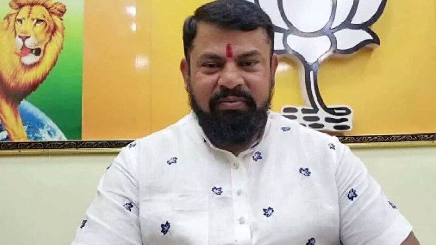 టీడీపీతో పొలిటికల్ ఎంట్రీ - ఆపై ఆపై బీజేపీ ..! 'రాజాసింగ్' రాజకీయ రాజకీయ ప్రస్థానం- రాజా సింగ్ రాజకీయ ప్రయాణం ప్రారంభమైంది, తరువాత టిడిపి తరువాత బిజెపిలో చేరారు, తెలంగాణ తెలంగాణ