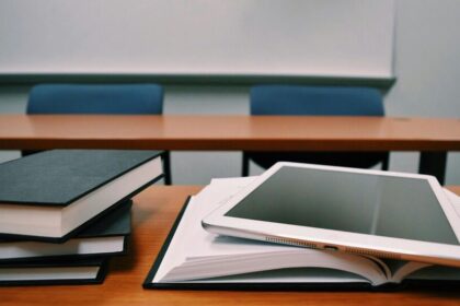 తెలంగాణ డిగ్రీ ప్రవేశాల్లో భారీగా భారీగా సీట్లు ఖాళీ .. 64 డిగ్రీ కళాశాలల్లో జీరో అడ్మిషన్లు!