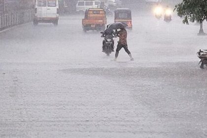 తెలంగాణలో అతి అతి భారీ - ఈ ఈ జిల్లాలకు జిల్లాలకు హెచ్చరికలు హెచ్చరికలు, జలపాతల జలపాతల వద్ద ఆంక్షలు ఆంక్షలు ఆంక్షలు ..!