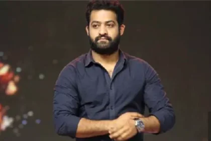 థియేటర్స్ దగ్గర ఎన్టీఆర్ ఫ్యాన్స్ ఫ్యాన్స్ !. ఆ సినిమా ట్రైలర్ కి ఏం సంబంధం లేదు లేదు