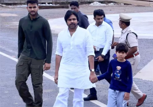 పవన్ కళ్యాణ్ ఇద్దరు కొడుకులు కొడుకులు ఒకే చోట .. పిక్స్ పిక్స్ పిక్స్