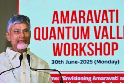 ప్రతికూల వాతావరణం: ఆంధ్ర సీఎం సీఎం ప్రయాణం రద్దు రద్దు, ప్రత్యేక విమానంలో విమానంలో విమానంలో