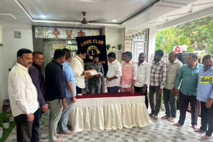 బ్లడ్ క్యాన్సర్ భాదితునికి లయన్స్ క్లబ్ చేయూత