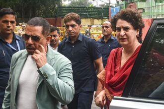 మనీలాండరింగ్ కేసులో ప్రియాంక ప్రియాంక గాంధీ భర్త రాబర్ట్ వాద్రాపై చార్జిషీట్ దాఖలు దాఖలు చేసిన చేసిన చేసిన- ఎడ్ ఫైల్స్ షికోపూర్ ల్యాండ్ డీల్ కేసులో రాబర్ట్ వాద్రాపై చార్జిషీట్, జాతీయ