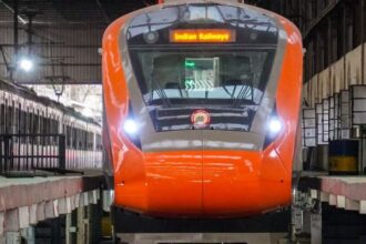 విజయవాడ బెంగుళూరు వందే వందే భారత్‌కు మోకాలడ్డుతున్నది ఎవరు ... వృధాగా వృధాగా మారిన రూ .140 కోట్ల కోట్ల కోచింగ్ డిపో ..