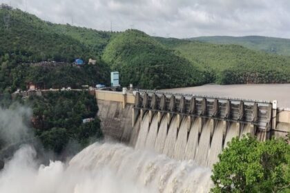 శ్రీశైలం జల విద్యుత్ కేంద్రాల్లో విద్యుత్ ఉత్పత్తి ప్రారంభం ప్రారంభం