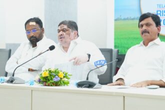 స్థానిక సంస్థల ఎన్నికల్లో బీసీలకు 42% రిజర్వేషన్లు .. తెలంగాణ కేబినెట్ కేబినెట్ కేబినెట్