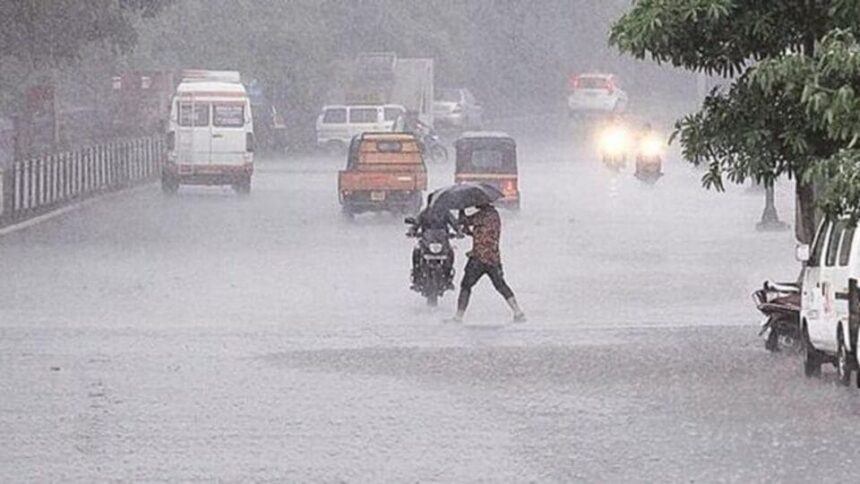 హైదరాబాద్⁬లో ఎడతెరిపిలేని వర్షం - నిండుకుండలా నిండుకుండలా జలాశయాలు జలాశయాలు, మూసీ గేట్లు గేట్లు గేట్లు