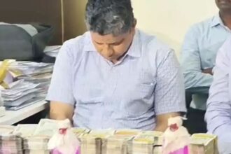 . 50 లక్షలు డిమాండ్ ..! . 25 లక్షలు తీసుకుంటూ దొరికిపోయిన దొరికిపోయిన అధికారి ..! ఏపీ ఏసీబీ చరిత్రలోనే చరిత్రలోనే ..!
