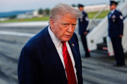 అమల్లోకి ట్రంప్ అదనపు సుంకాలు .. బిలియన్ల బిలియన్ల డాలర్ల వాణిజ్యంపై!