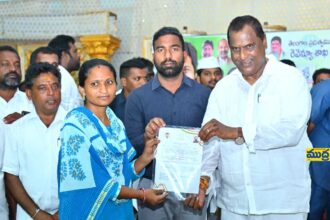 అర్హులైన ప్రతి ఒక్కరికీ రేషన్ కార్డులను అందిస్తాం