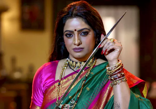 'త్రిబాణధారి బార్బరిక్'లో' ఇస్కితడి ఇస్కితడి'‌ సాంగ్‌తో సాంగ్‌తో అదరగొట్టిన ఉదయభాను ఉదయభాను
