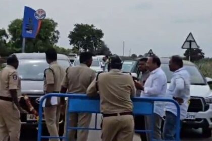 పులివెందులలో హై టెన్షన్‌…! కొనసాగుతున్న కొనసాగుతున్న - ఈసీ ఆఫీస్ ముందు వైసీపీ ఆందోళన ఆందోళన