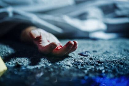 బాయ్ ఫ్రెండ్‌తో తండ్రిని తండ్రిని దారుణంగా హత్య చేయించిన 12 వ తరగతి బాలిక!