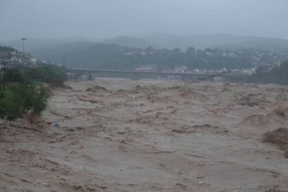 మాతా వైష్ణోదేవి యాత్ర మార్గంలో మార్గంలో ఘోర ప్రమాదం .. కొండచరియలు విరిగిపడి ఐదుగురు ఐదుగురు మృతి మృతి, పలువురికి గాయాలు!