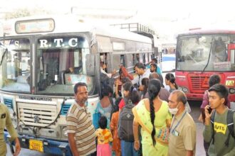 రాఖీ పండగ వేళ ప్రయాణికుల రద్దీ రద్దీ రద్దీ: ఆ తేదీ వరకు స్పెషల్‌ బస్సుల్లో బస్సుల్లో అదనపు ఛార్జీలు - టీజీఎస్ఆర్టీసీ టీజీఎస్ఆర్టీసీ టీజీఎస్ఆర్టీసీ