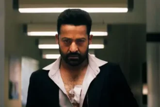 'వార్ -2' నుంచి ఒకేసారి మూడు మూడు మూడు .. ఎన్టీఆర్ ఎన్టీఆర్ బి బి!