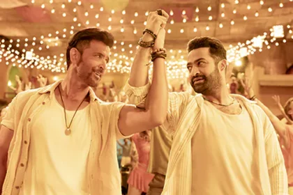 'వార్ -2' ఫస్ట్ ఫస్ట్ రివ్యూ వచ్చేసింది .. మామూలు షాక్ షాక్ ..!