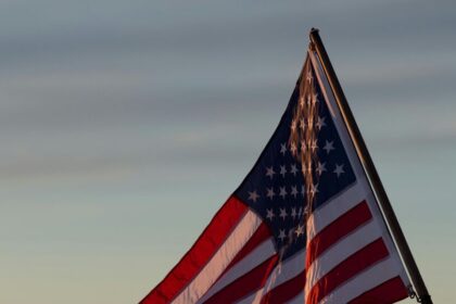 1 లక్ష డాలర్ల హెచ్ 1 బీ- వీసా- స్టూడెంట్ వీసాదారులకు కూడా కూడా?