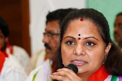 కారు పార్టీలో కల్లోలం ...! కవిత నెక్స్ట్ ఏం చేయబోతున్నారు ....?