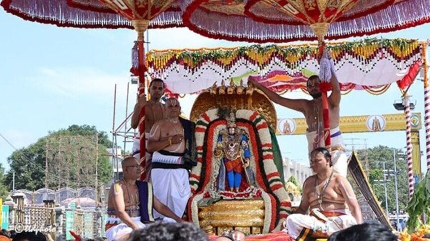 తిరుమల శ్రీవారి బ్రహ్మోత్సవాలు 2025: వైభవంగా వైభవంగా వాహనసేవ - శ్రీకృష్ణడి అలంకారంలో శ్రీ ‌మలయప్ప ద‌ర్శ‌నం ద‌ర్శ‌నం