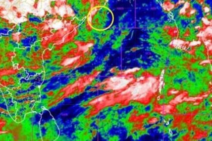 తీరం దాటనున్న వాయుగుండం ...! ఏపీలో ఇవాళ భారీ వర్షాలు, తీర ప్రాంతంలో బలమైన ఈదురుగాలులు ఈదురుగాలులు