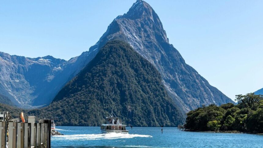 న్యూజిలాండ్ పిఆర్:. 16,000 వేలకే న్యూజిలాండ్లో పర్మనెంట్ రెసిడెన్సీ రెసిడెన్సీ పొందొచ్చు ..!