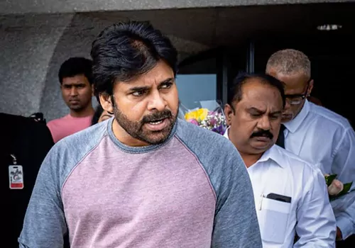 పవన్ కళ్యాణ్ కి అనారోగ్యం .. సడెన్ సడెన్ మంగళగిరి నుంచి హైదరాబాద్ హైదరాబాద్ కి ...