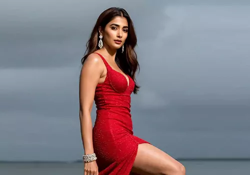 పూజా హెగ్డే రీ రీ .. టాలీవుడ్ టాలీవుడ్ లో బిజీ బిజీ?