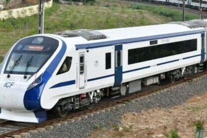 ప్రయాణికులకు శుభవార్త ...! సికింద్రాబాద్ - తిరుపతి వందేభారత్ ట్రైన్ బోగీలు పెంపు, రైల్వేశాఖ గ్రీన్ సిగ్నల్-railways gives green signal to upgrade coaches of secunderabad tirupati vande bharat express train ,తెలంగాణ న్యూస్